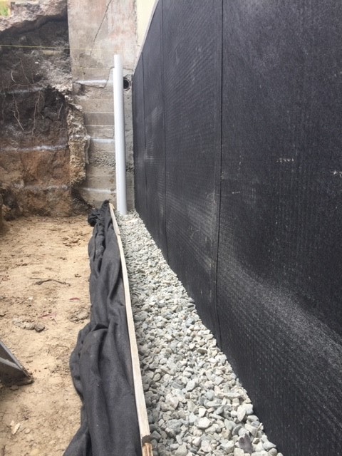 Radius profile planter wall waterproofing