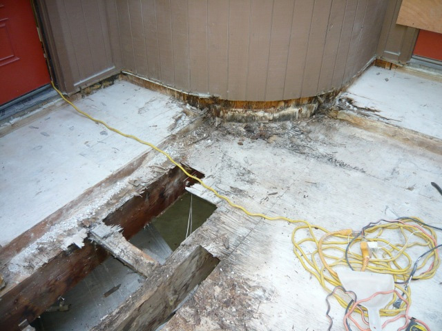 Radius wall and deck step transition dry rot and termite damage conditions