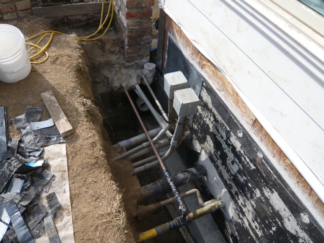Utilities conduit cores sealed with cement